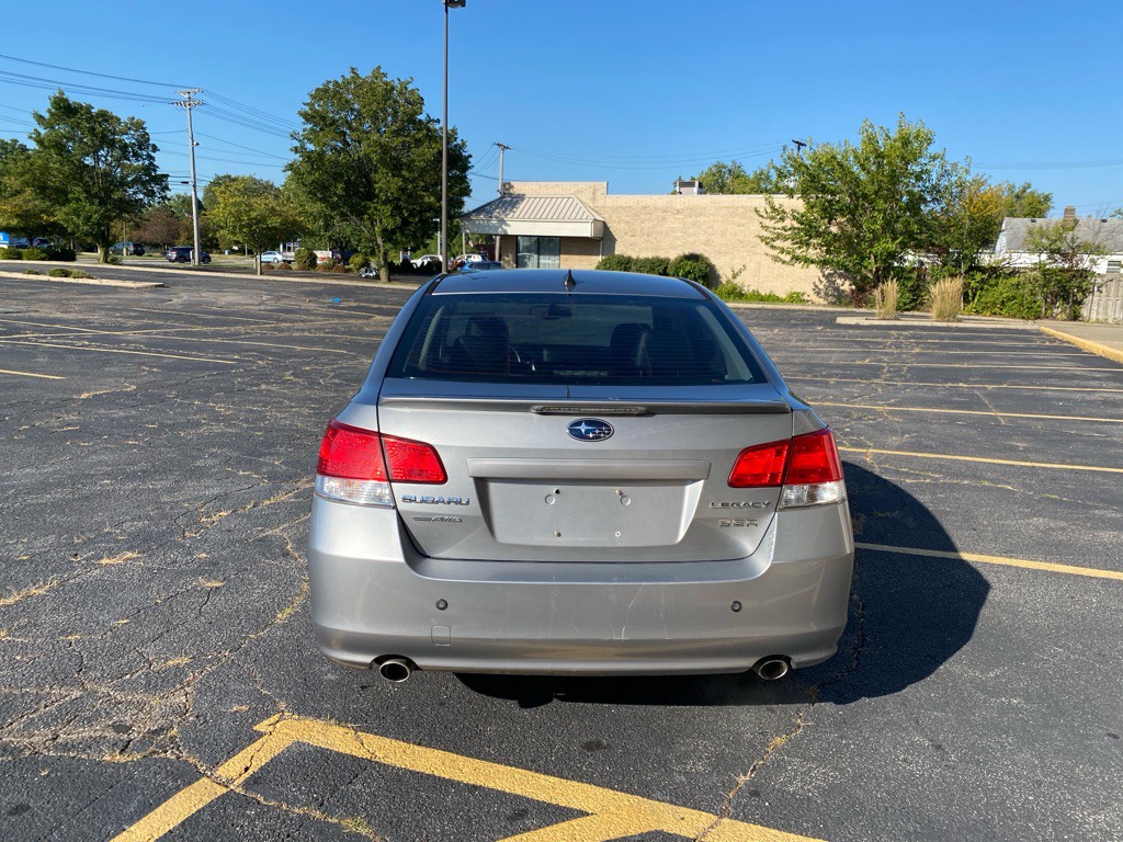 2011 Subaru Legacy Image 4