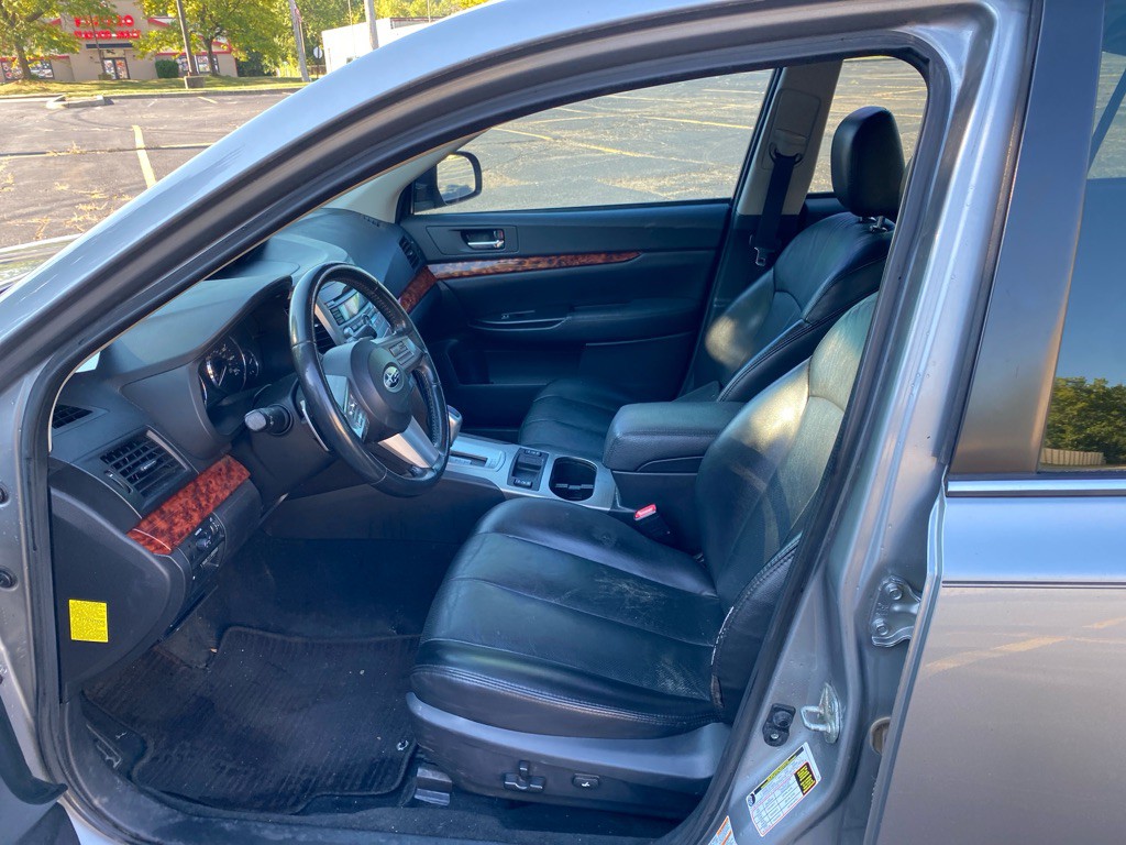 2011 Subaru Legacy Image 10