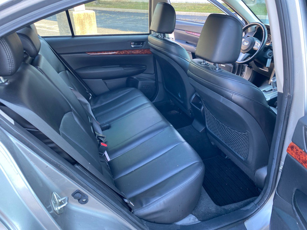 2011 Subaru Legacy Image 22