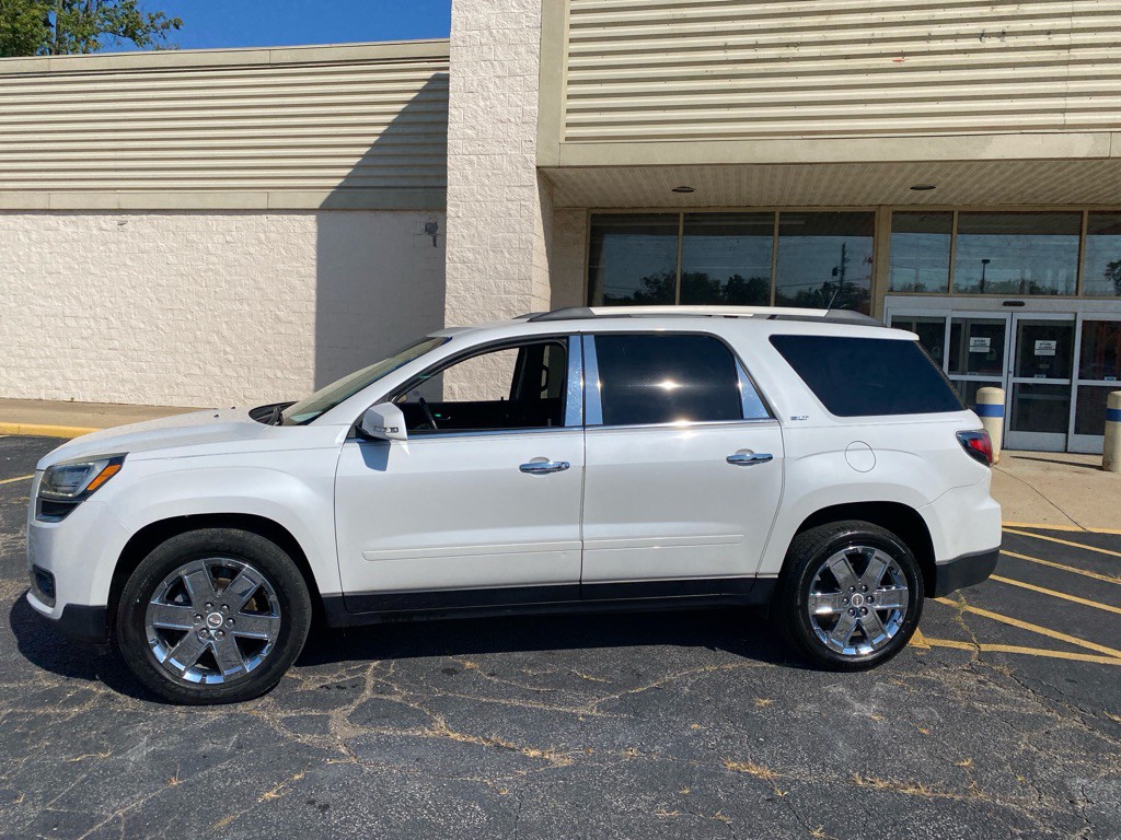 2017 GMC Acadia Image 2