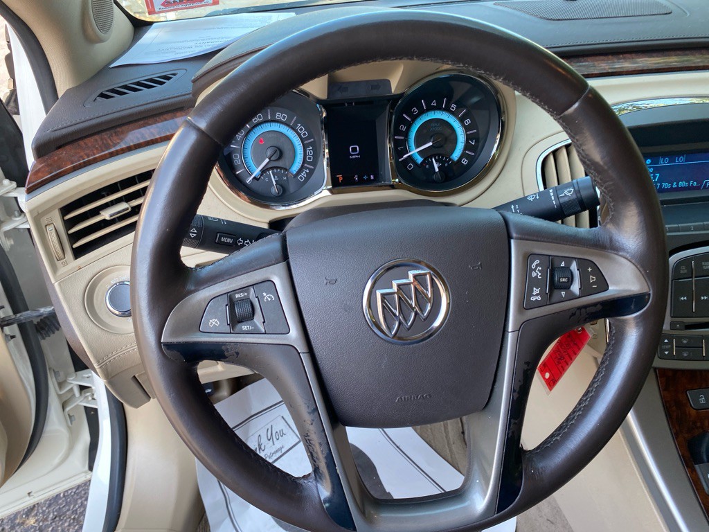 2012 Buick Lacrosse Image 11