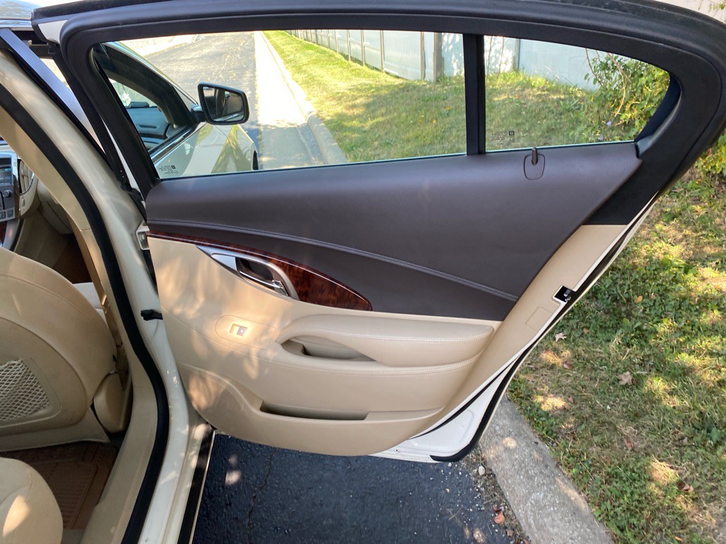 2012 Buick Lacrosse Image 21