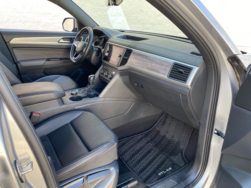 2021 Volkswagen Atlas Cross Sport Image 24