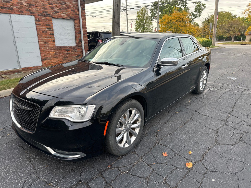2016 Chrysler 300 Image 1