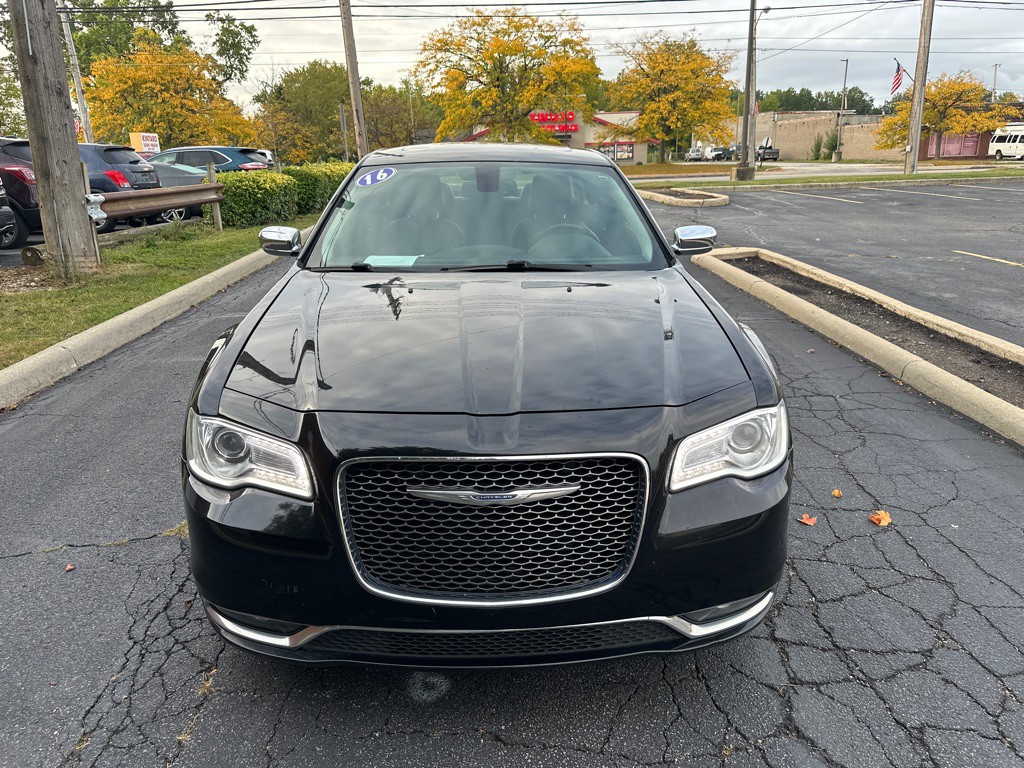 2016 Chrysler 300 Image 3