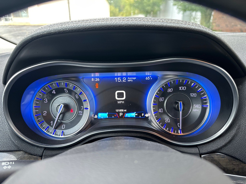 2016 Chrysler 300 Image 24