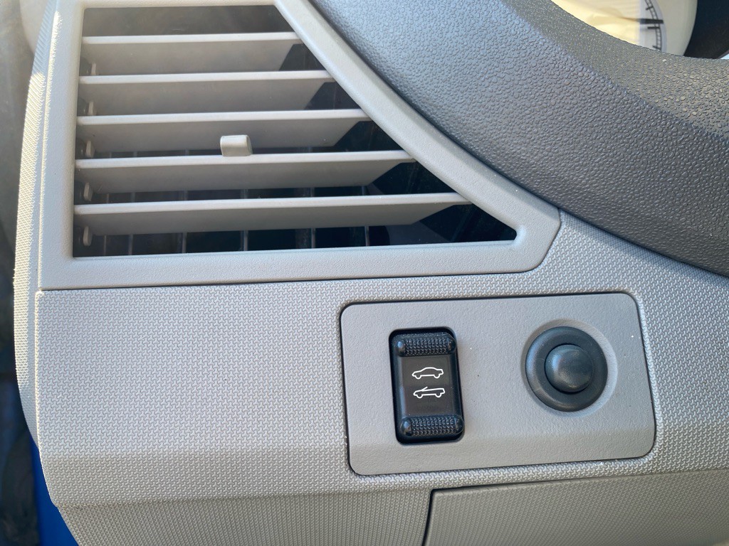 2008 Chrysler Sebring Image 12
