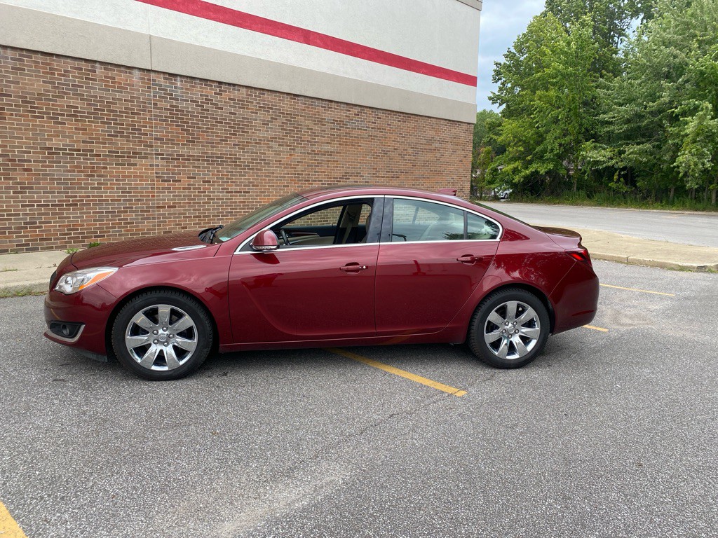 2016 Buick Regal Image 2