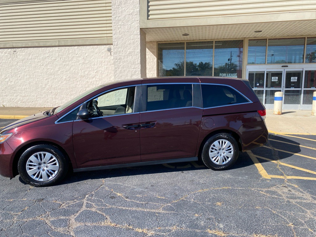 2014 Honda Odyssey Image 2