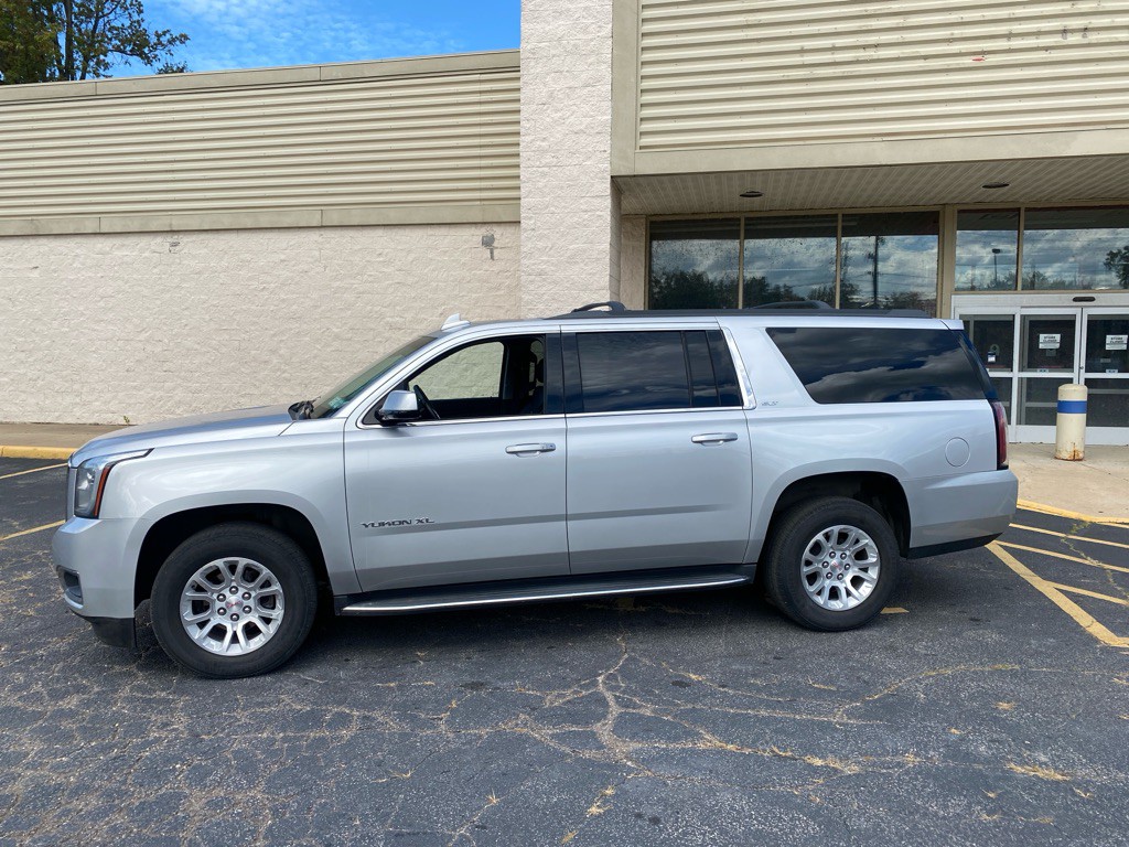 2018 GMC Yukon Image 2