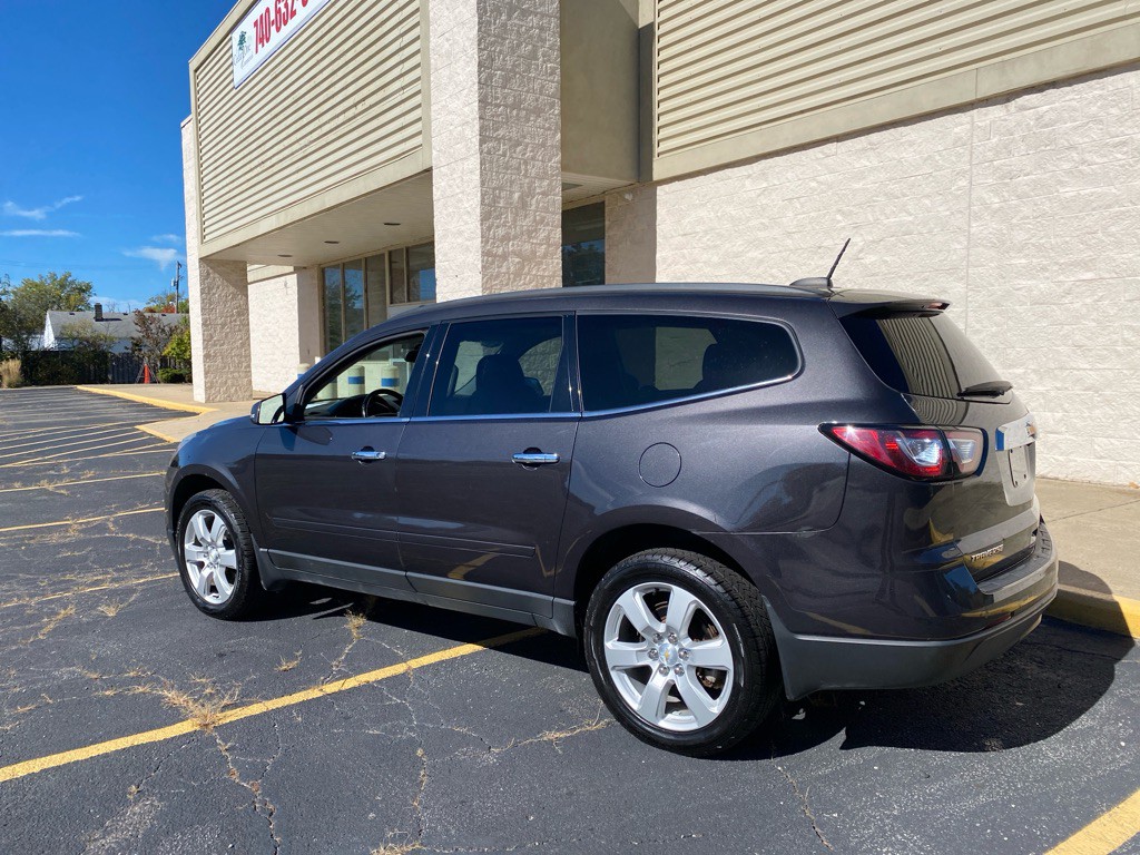 2017 Chevrolet Traverse Image 3