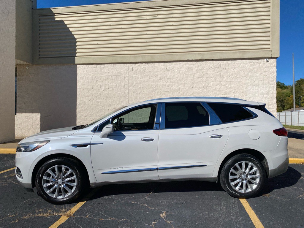 2018 Buick Enclave Image 2