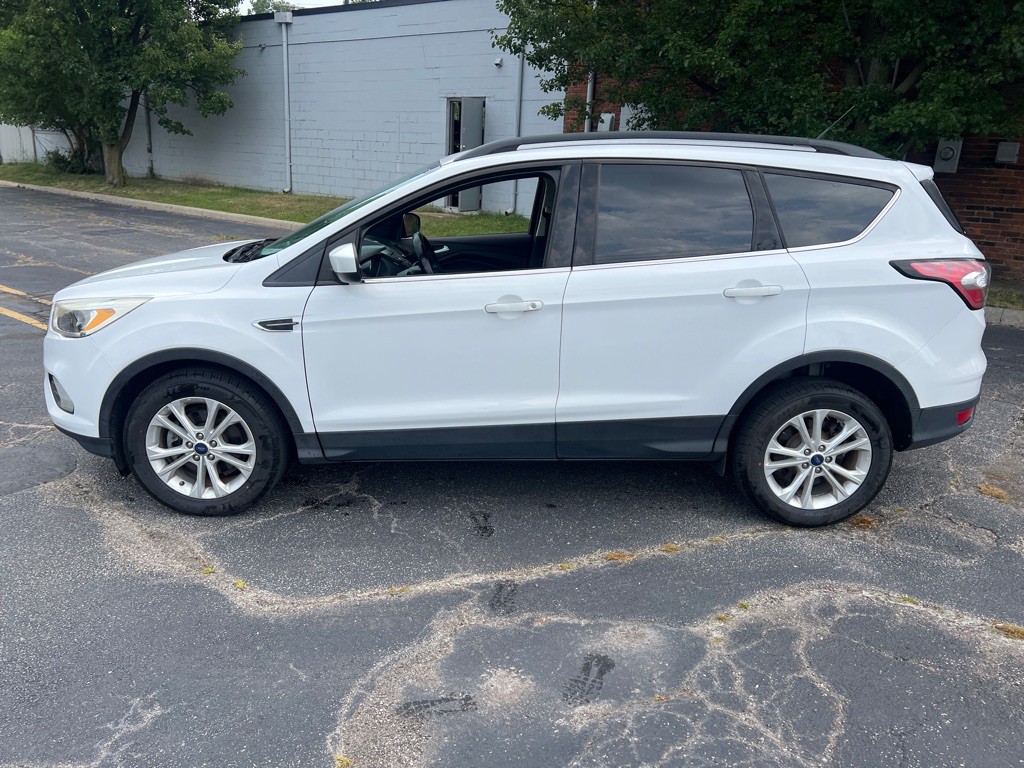 2018 Ford Escape Image 2