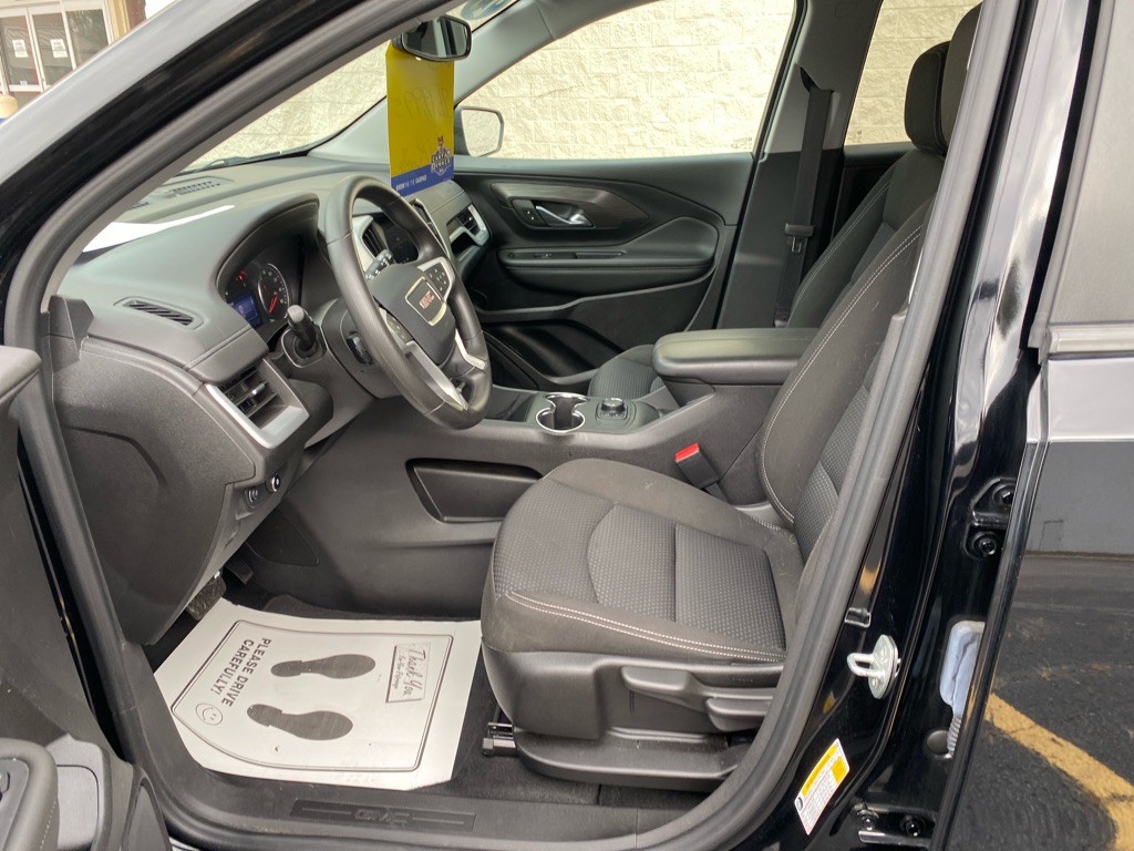 2023 GMC Terrain Image 9