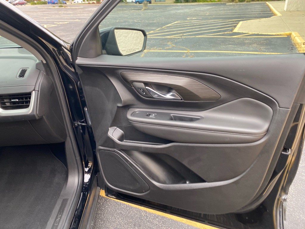 2023 GMC Terrain Image 24