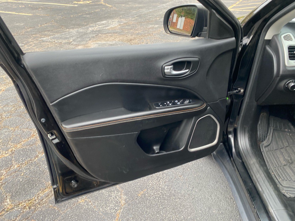 2018 Jeep Compass Image 10