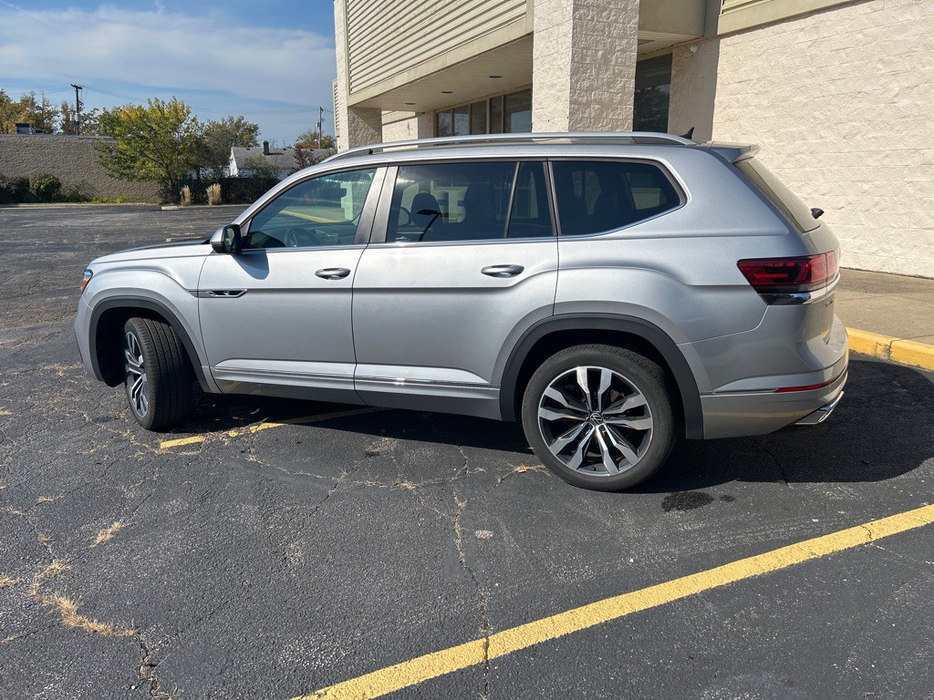 2021 Volkswagen Atlas Image 3