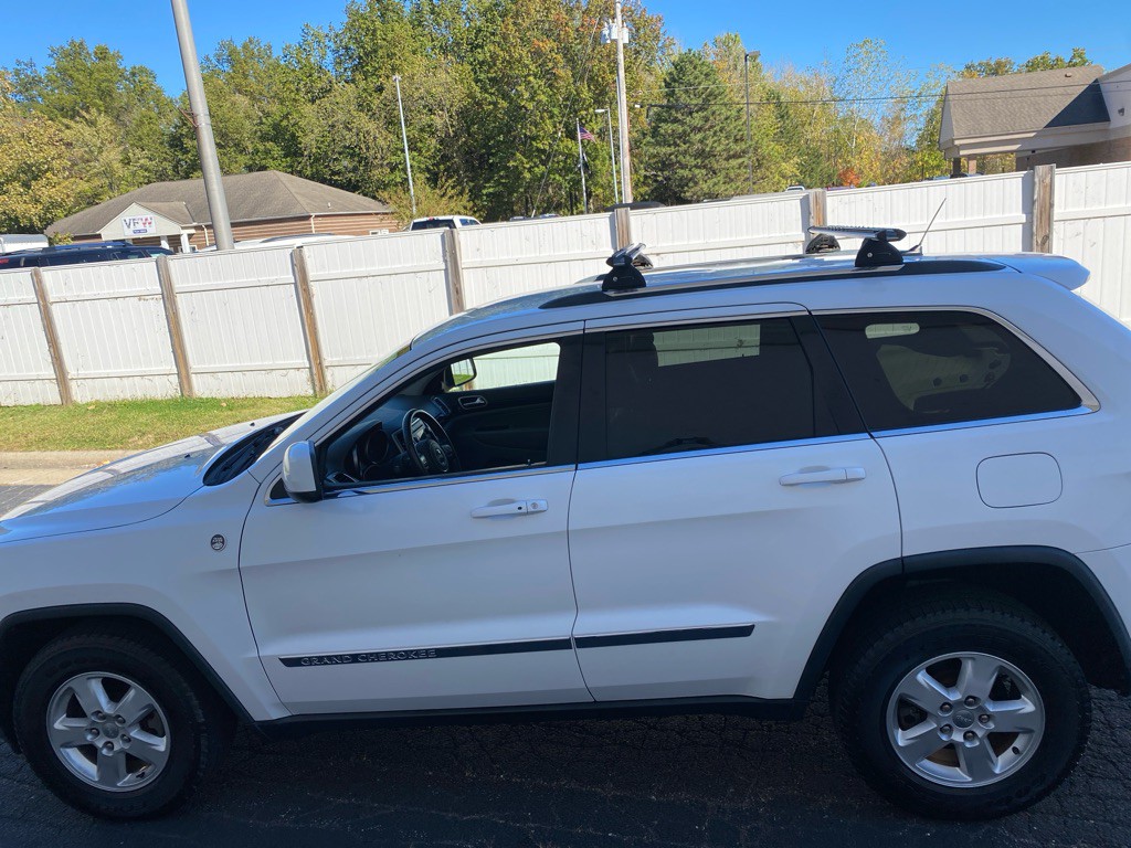 2013 Jeep Grand Cherokee Image 2
