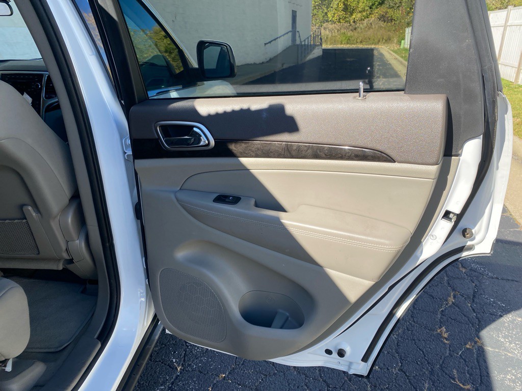2013 Jeep Grand Cherokee Image 21