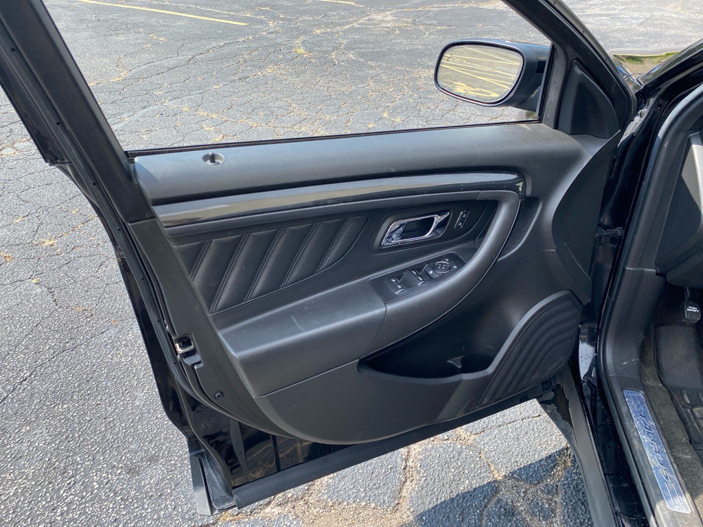 2018 Ford Taurus Image 11