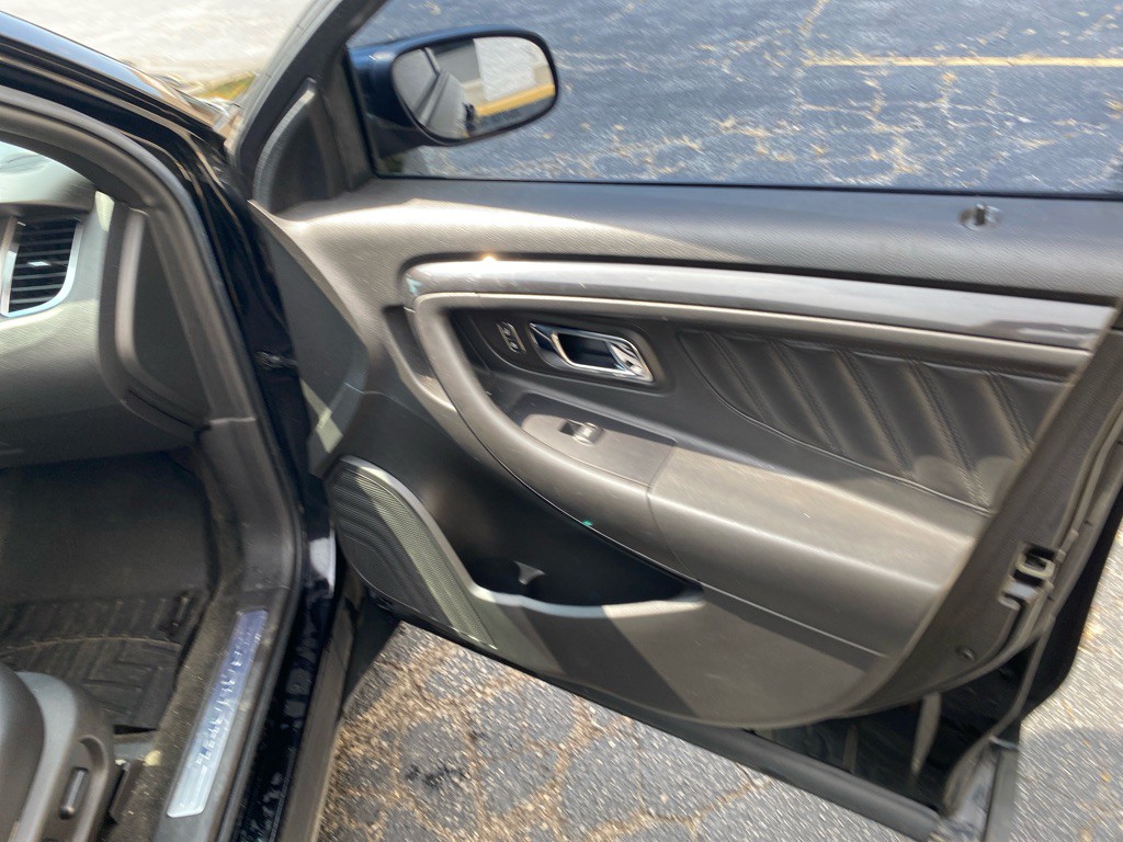 2018 Ford Taurus Image 25