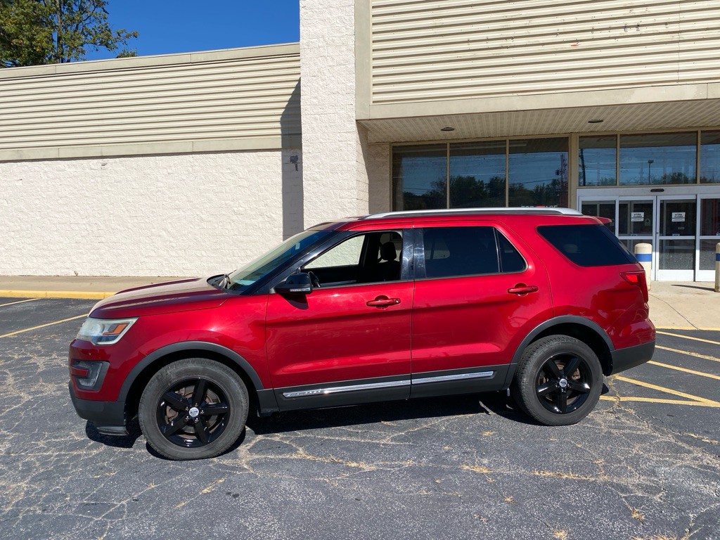 2016 Ford Explorer Image 2