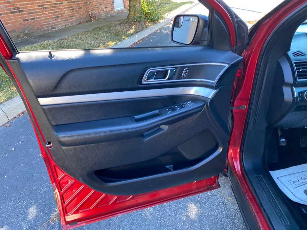 2016 Ford Explorer Image 10