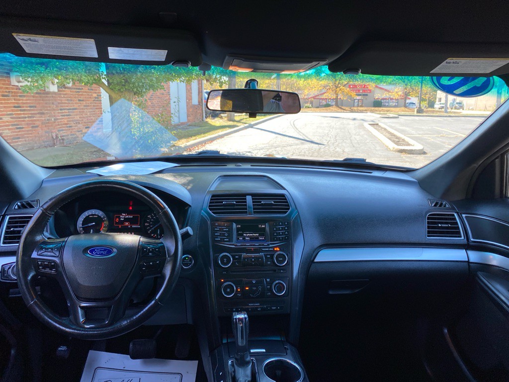 2016 Ford Explorer Image 16