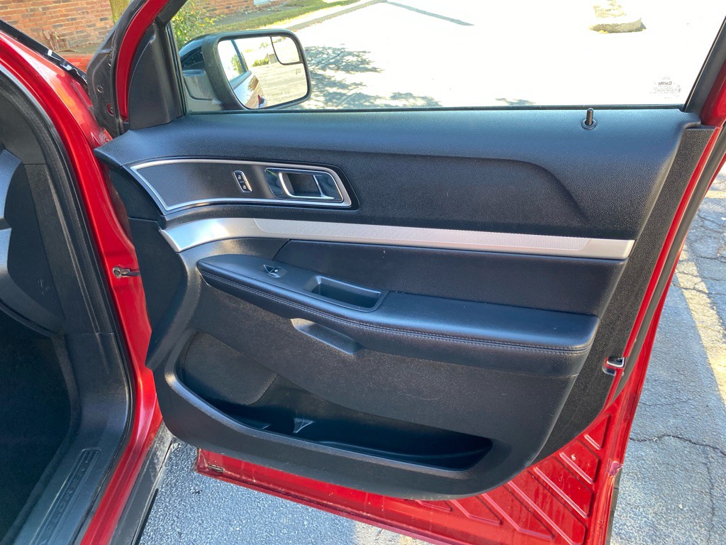 2016 Ford Explorer Image 24