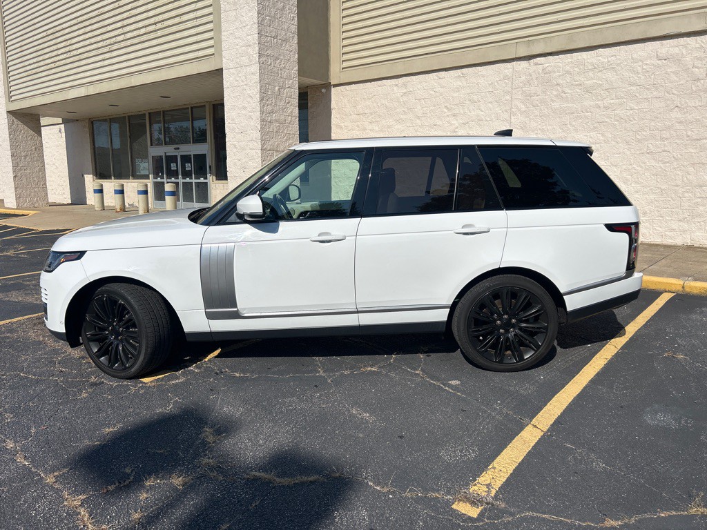 2019 Land Rover Range Rover Image 2