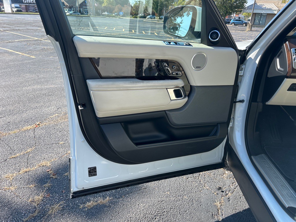 2019 Land Rover Range Rover Image 12