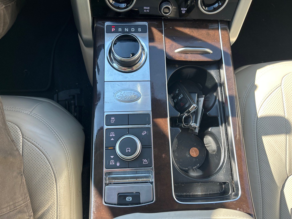 2019 Land Rover Range Rover Image 17