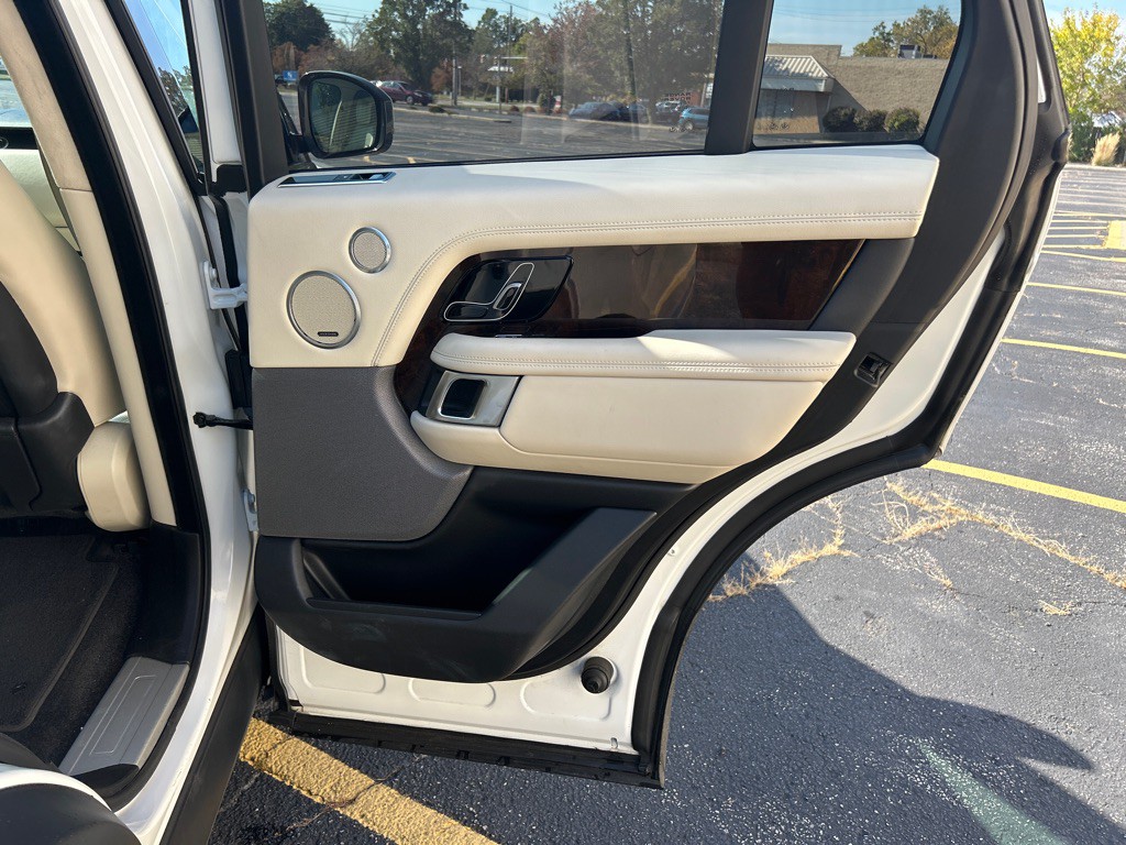 2019 Land Rover Range Rover Image 23