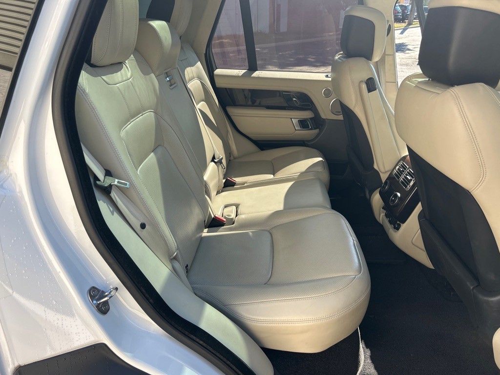2019 Land Rover Range Rover Image 24