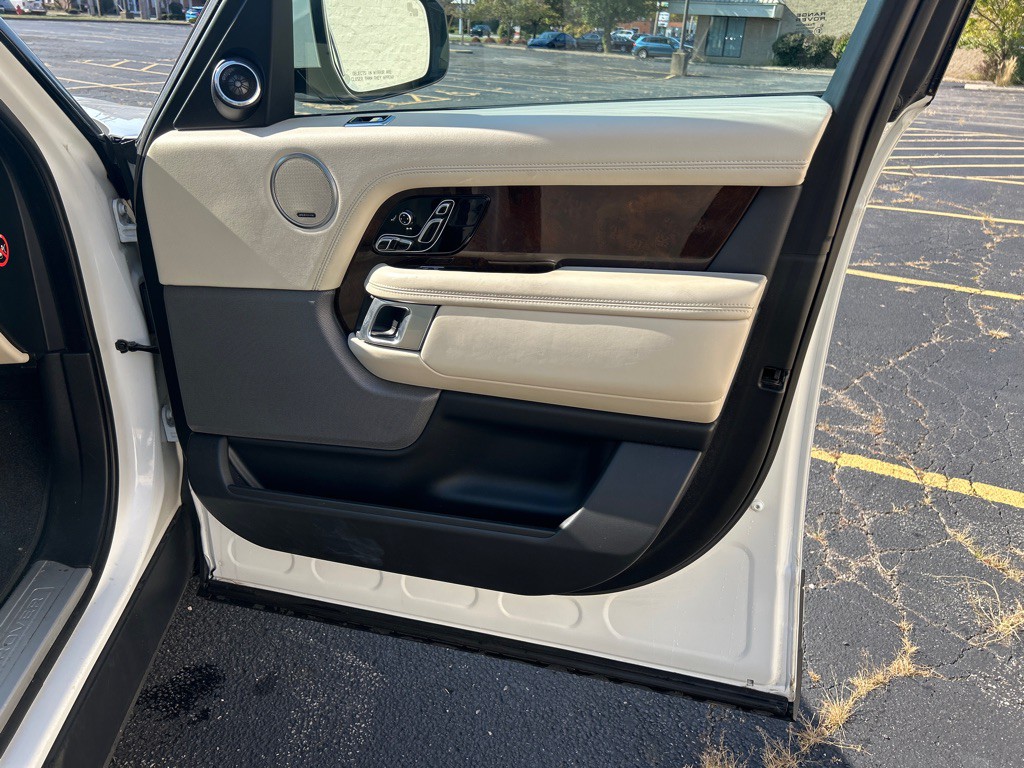 2019 Land Rover Range Rover Image 25