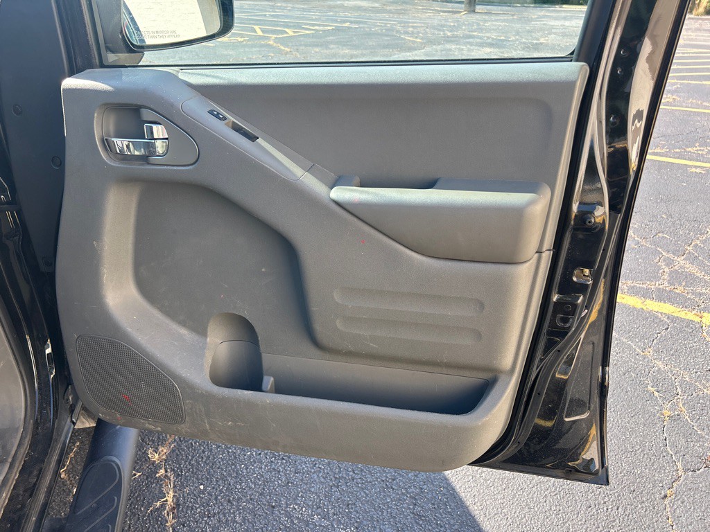 2021 Nissan Frontier Image 28