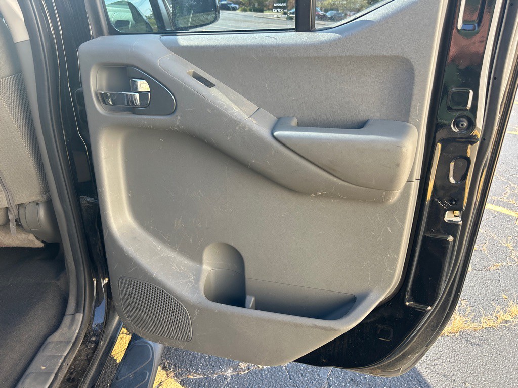 2021 Nissan Frontier Image 25