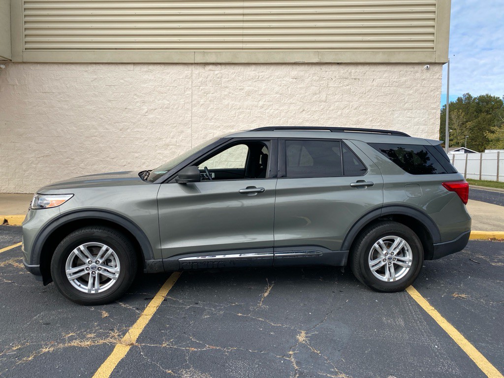 2020 Ford Explorer Image 2