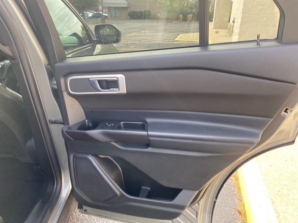 2020 Ford Explorer Image 23