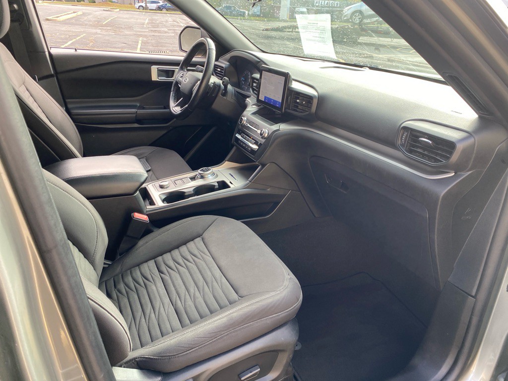 2020 Ford Explorer Image 24
