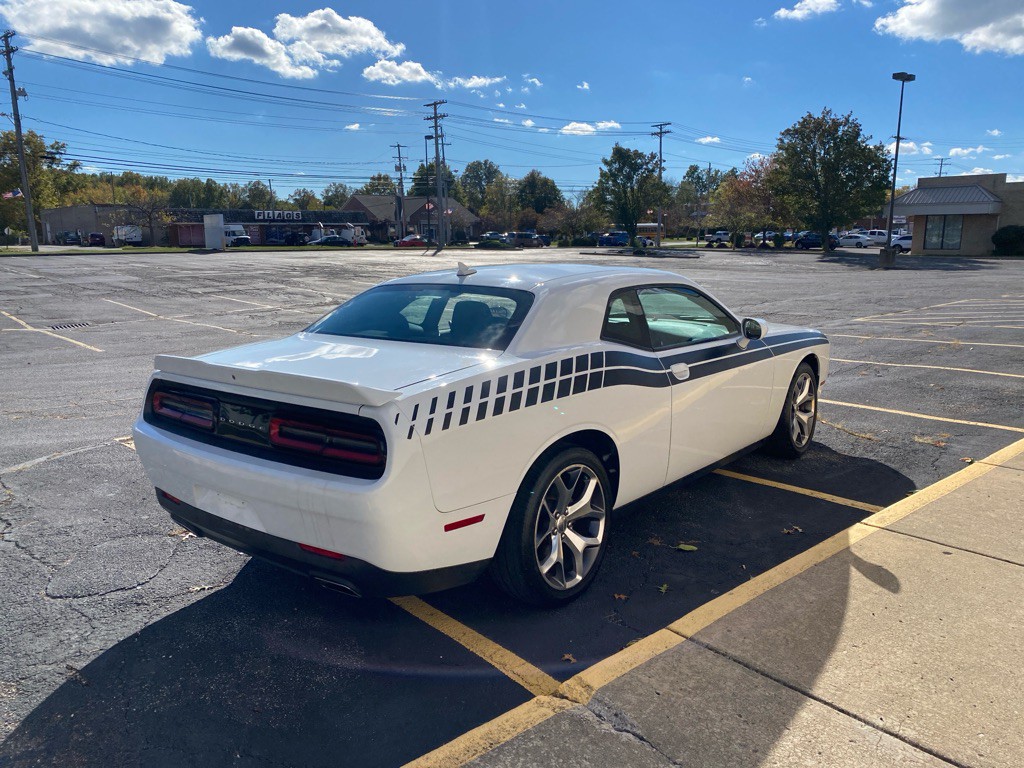 2016 Dodge Challenger Image 5