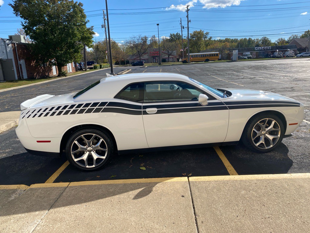 2016 Dodge Challenger Image 6