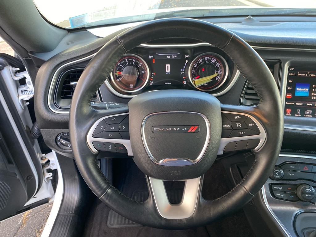 2016 Dodge Challenger Image 11