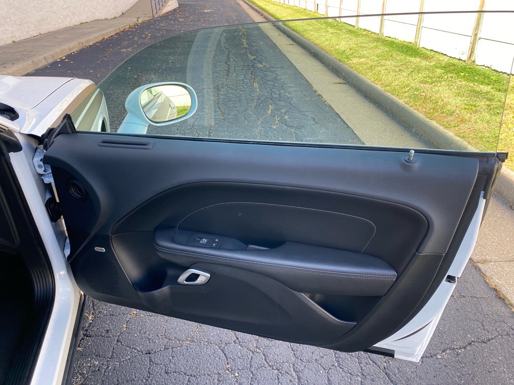 2016 Dodge Challenger Image 22