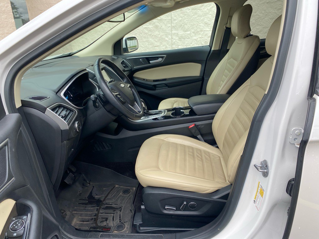 2016 Ford Edge Image 10