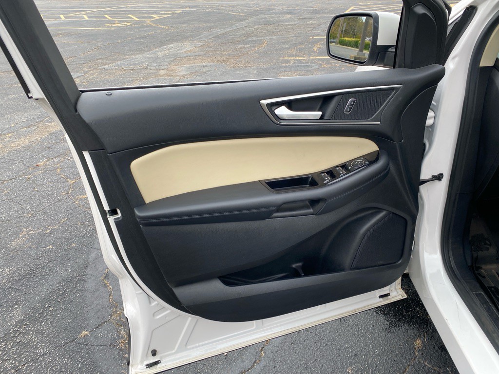 2016 Ford Edge Image 11