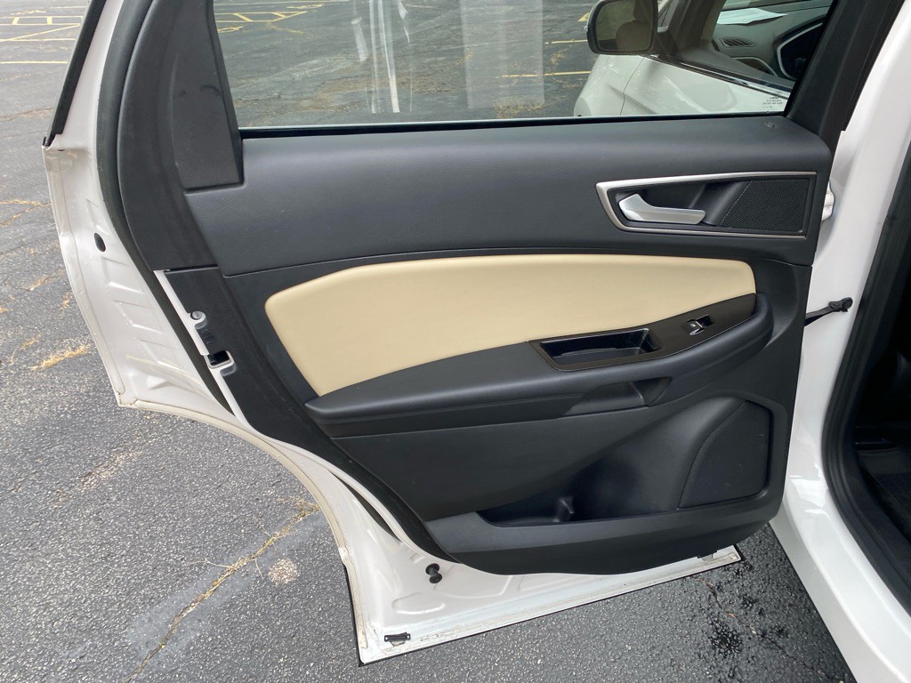 2016 Ford Edge Image 20