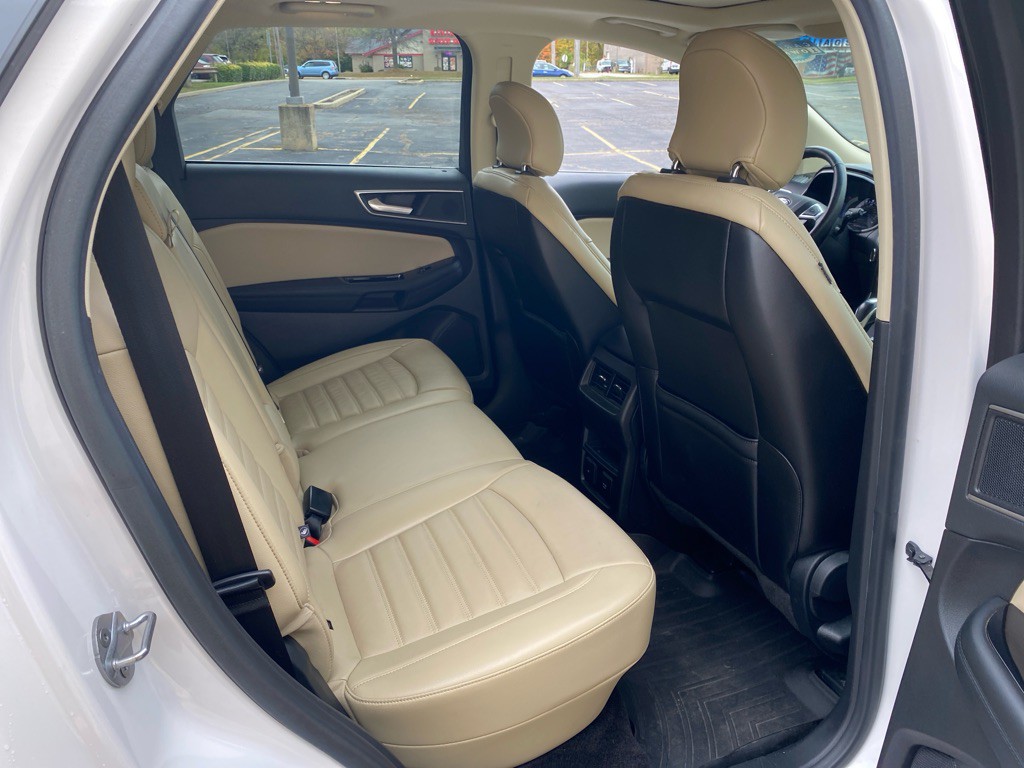 2016 Ford Edge Image 22