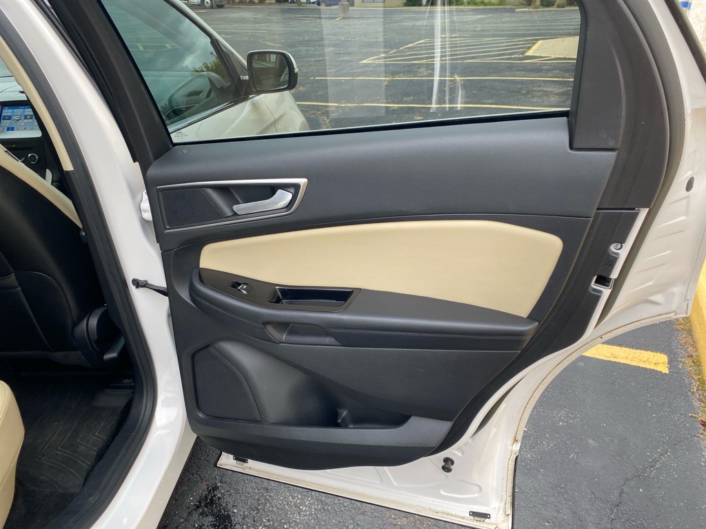 2016 Ford Edge Image 23