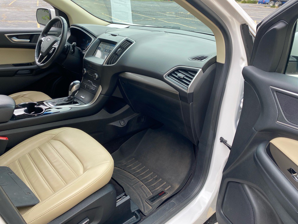 2016 Ford Edge Image 24